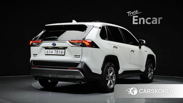 Toyota RAV4 5th Generation 2019 Белый из Кореи
