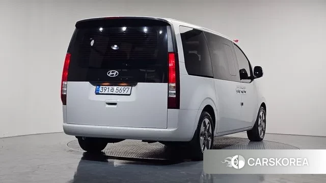 Hyundai Staria 2024 Белый из Кореи