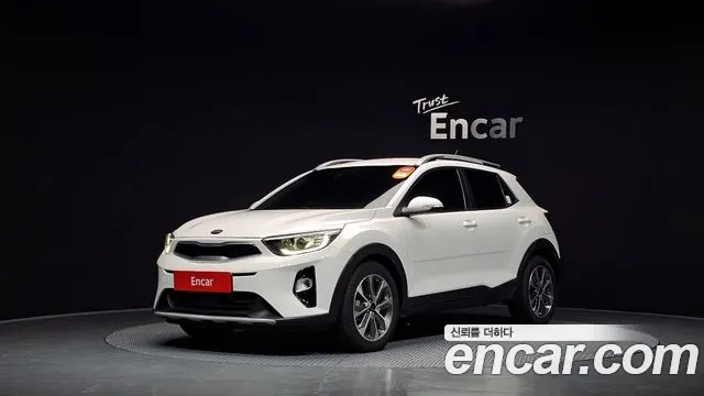 Kia Stonic 2018 Белый из Кореи