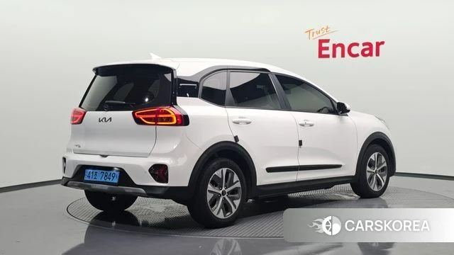 Kia Niro Plus 2022 Белый из Кореи