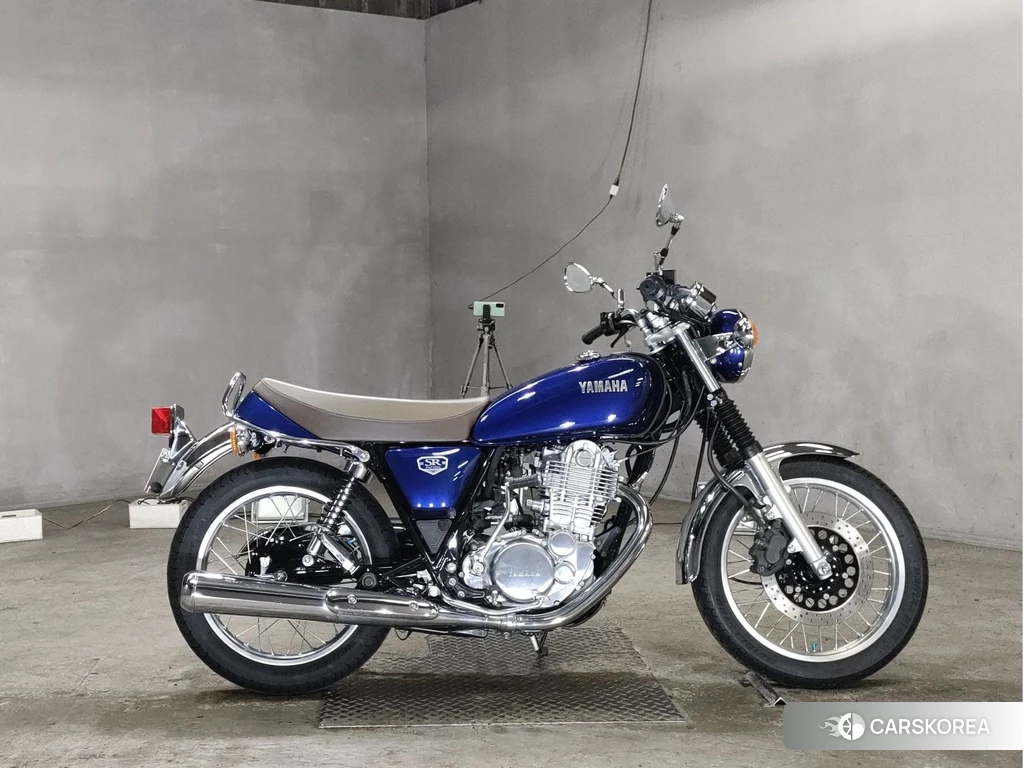 Проданный Yamaha SR 400 2021 из Японии
