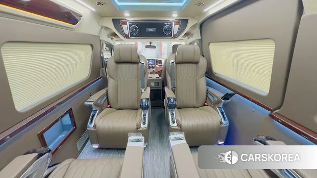 Toyota Hiace 2021 Белый из Китая