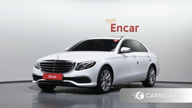 Mercedes-Benz E-Class W213 2019 Белый из Кореи