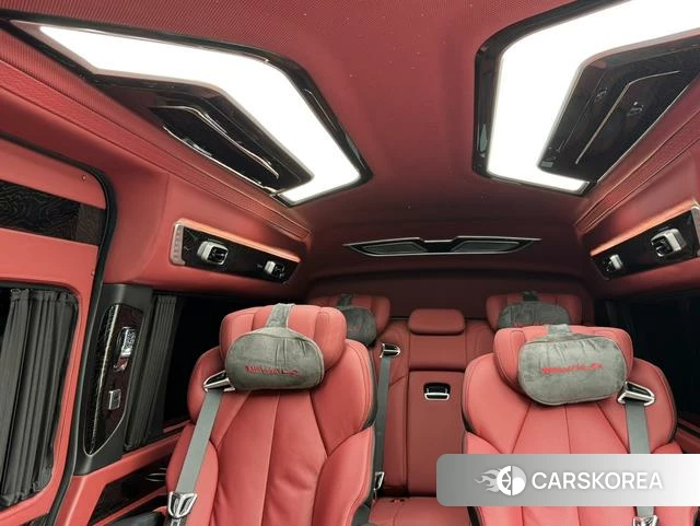 Toyota Hiace 2025 Черный из Китая
