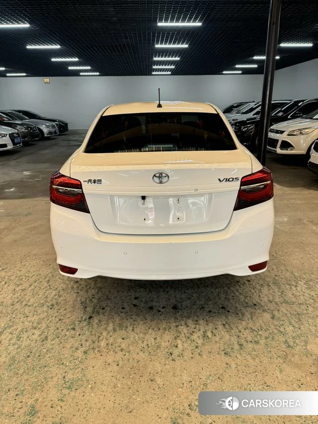 Toyota Vios 2022 Белый из Китая