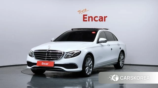 Mercedes-Benz E-Class W213 2019 Белый из Кореи