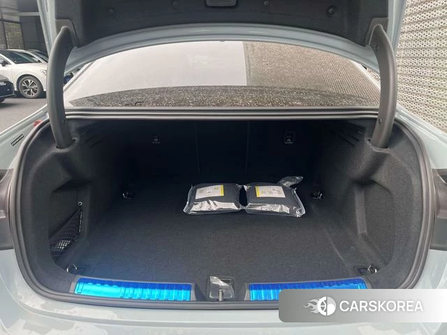 Audi A5L 2026 Темно-серый из Китая