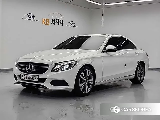 Mercedes-Benz C-Class W205 2018 Белый из Кореи