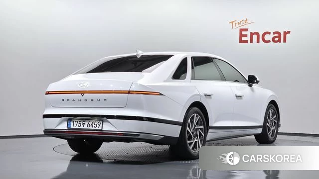 Hyundai Grandeur Hybrid (GN7) 2024 Белый из Кореи