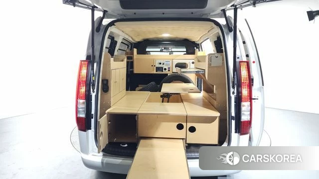 Hyundai Staria 2023 Белый из Кореи