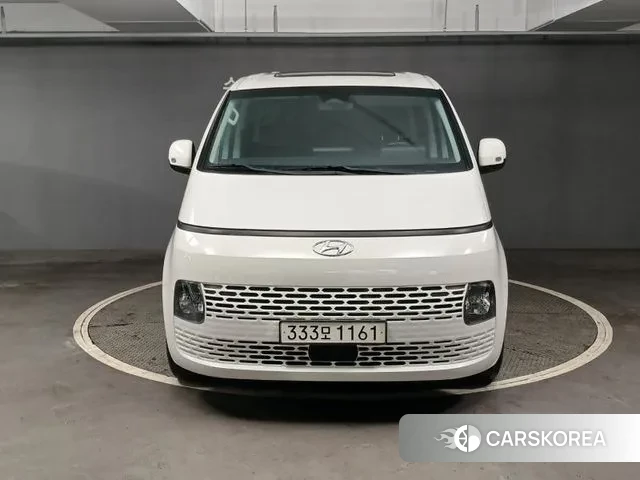 Hyundai Staria 2022 Белый из Кореи