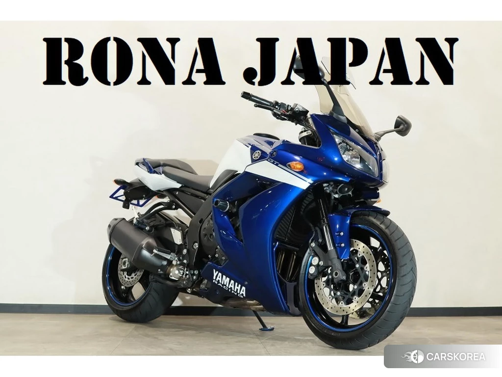 Проданный Yamaha FZ1 FEATHER 2011 из Японии