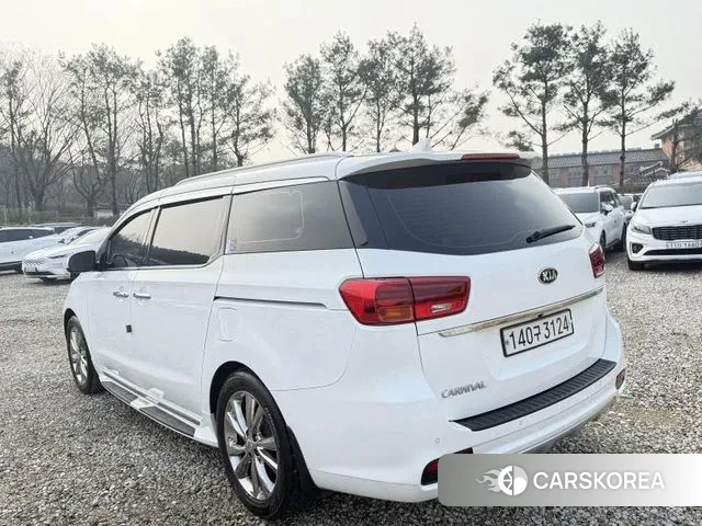 Kia The New Carnival 2019 Белый из Кореи