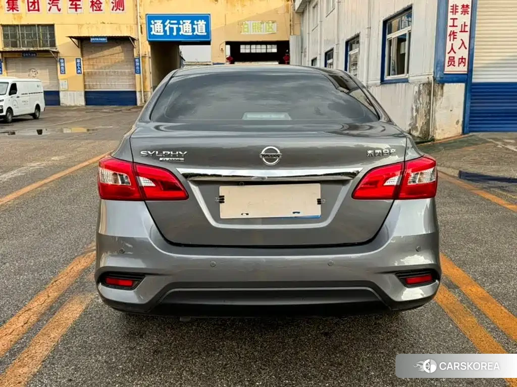 Nissan Sylphy 2026 Silver/gray из Китая