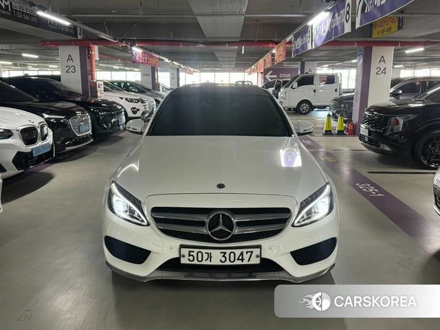 Mercedes-Benz C-Class W205 2018 Белый из Кореи