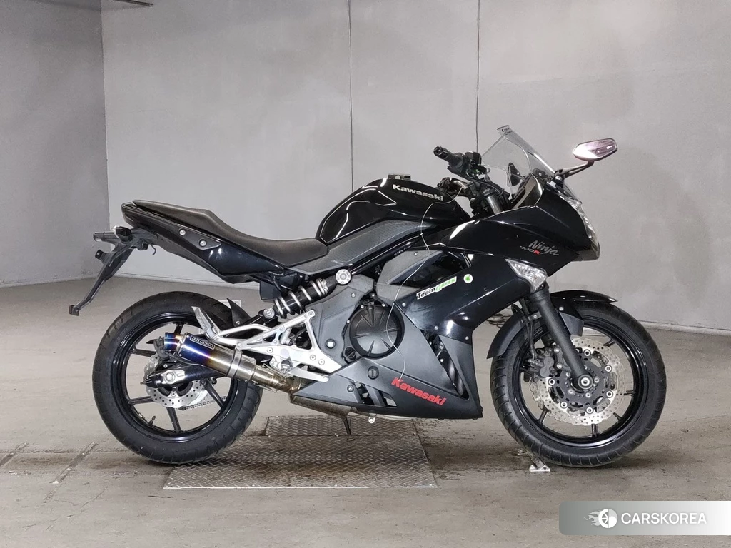 Проданный Kawasaki NINJA 400R 2011 из Японии
