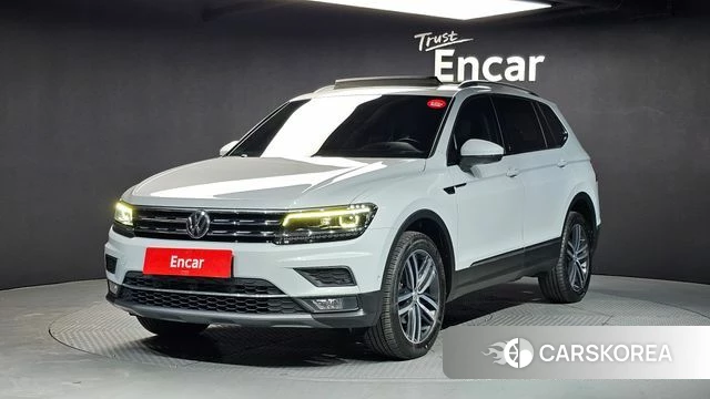Volkswagen Tiguan Allspace 2018 Серебристо-серый из Кореи