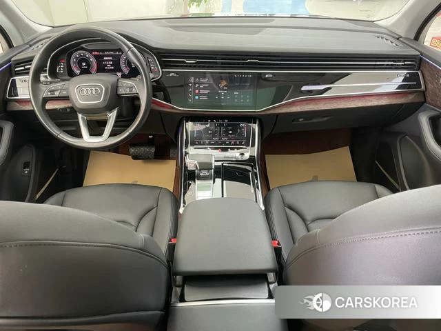 Audi Q7 2023 Черный из Китая