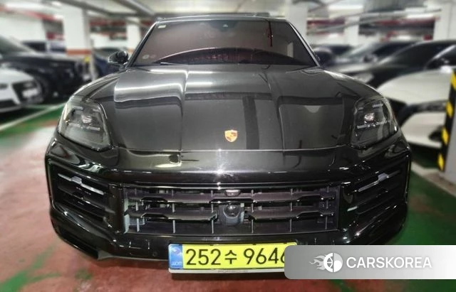Porsche Cayenne (PO536) 2024 Черный из Кореи
