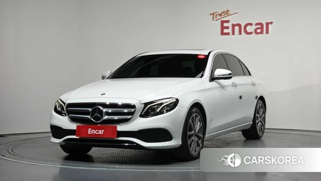 Mercedes-Benz E-Class W213 2018 Белый из Кореи