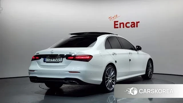 Mercedes-Benz E-Class W213 2020 Белый из Кореи