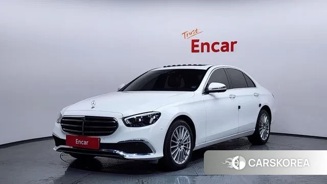 Mercedes-Benz E-Class W213 2022 Белый из Кореи