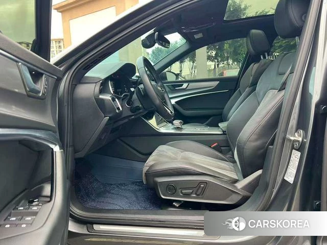 Audi A6L 2019 Темно-серый из Китая