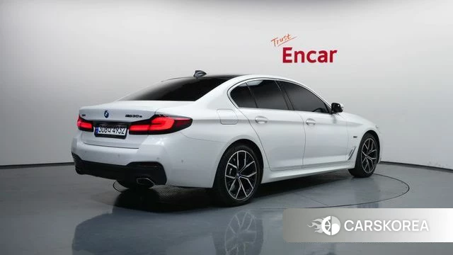BMW 5 Series (G30) 2022 Белый из Кореи