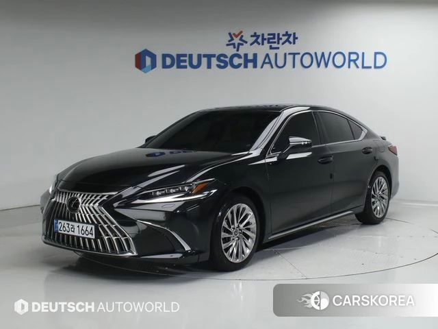 Lexus ES300h 7th generation 2025 Черный из Кореи