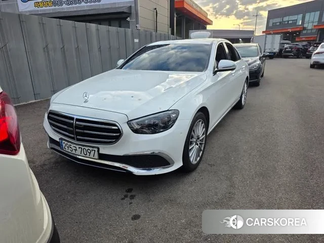 Mercedes-Benz E-Class W213 2020 Белый из Кореи