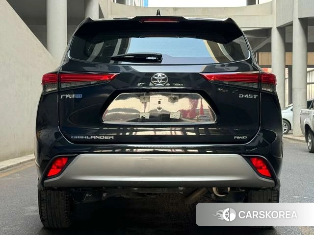 Toyota Highlander 2024 Черный из Китая