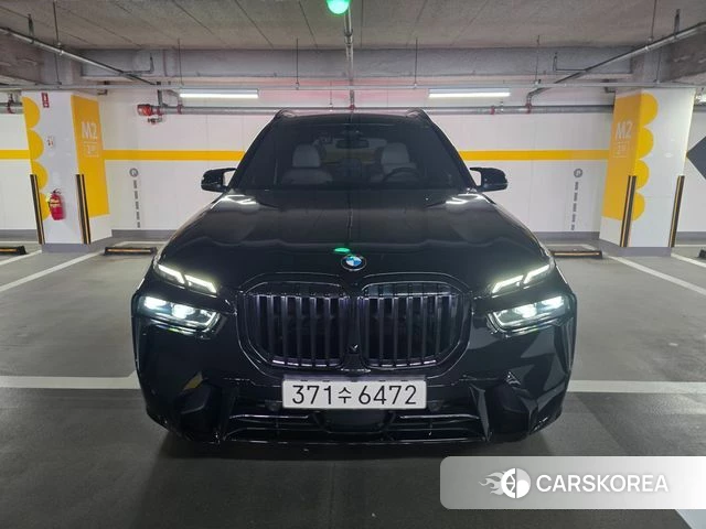BMW X7 (G07) 2023 Черный из Кореи