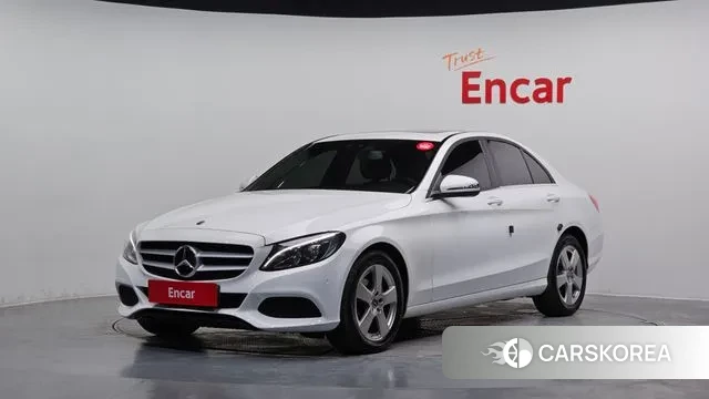 Mercedes-Benz C-Class W205 2018 Белый из Кореи
