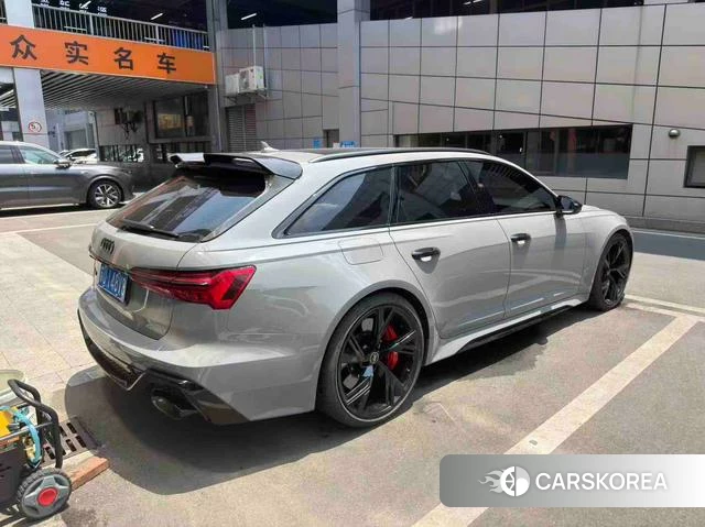 Audi RS 6 2023 Серебристо-серый из Китая