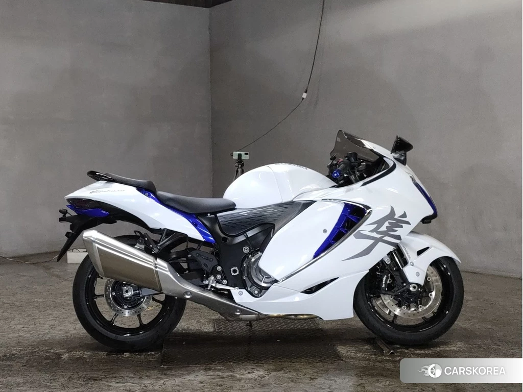 Проданный Suzuki GSX1300R HAYABUSA 2023 из Японии, фото 2
