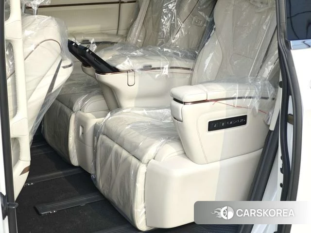 Lexus LM 2026 Белый из Китая
