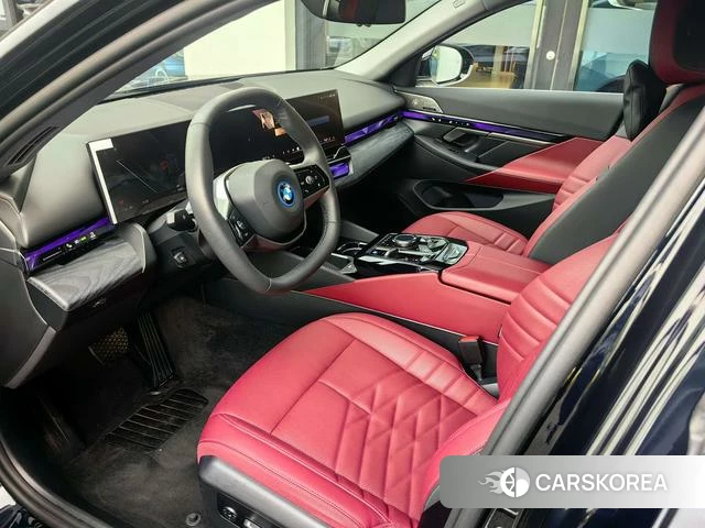 BMW i5 2025 Черный из Китая