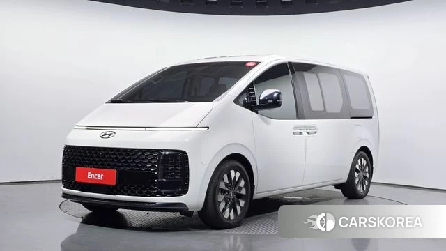 Hyundai Staria 2023 Белый из Кореи