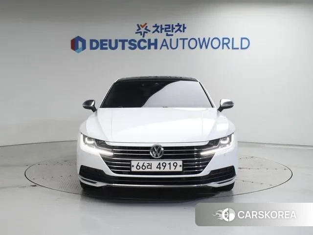 Volkswagen Arteon 2018 Белый из Кореи