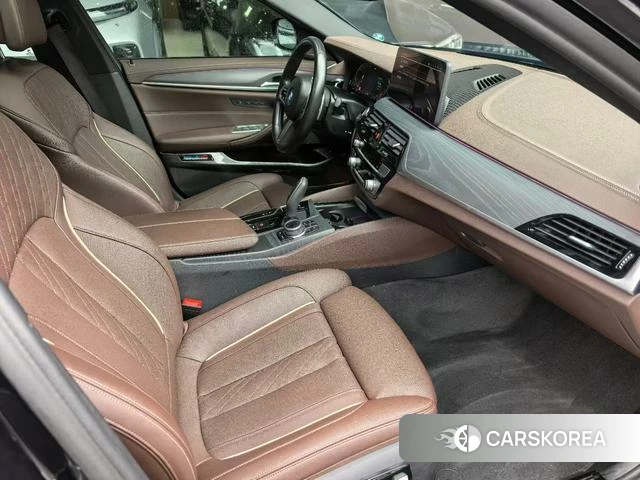 BMW 5 series 2022 Черный из Китая