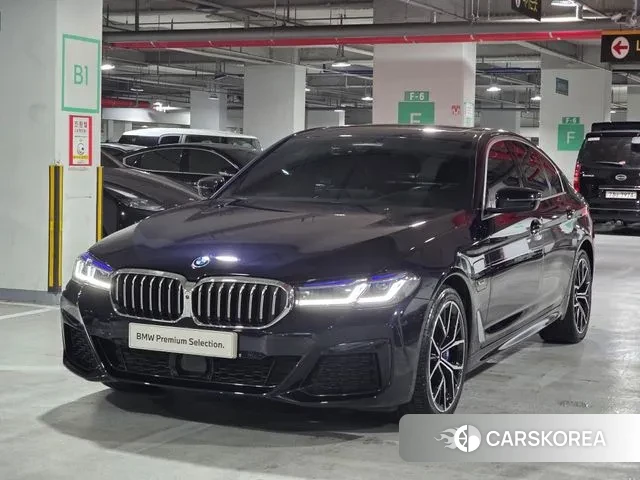 BMW 5 Series (G30) 2022 Черный из Кореи