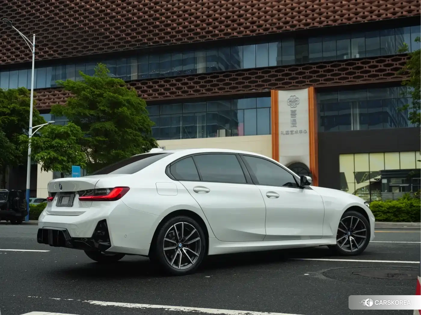BMW 3 series 2023 Белый из Китая