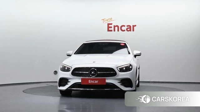 Mercedes-Benz E-Class W213 2023 Белый из Кореи