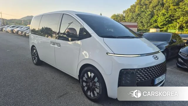 Hyundai Staria 2022 Белый из Кореи