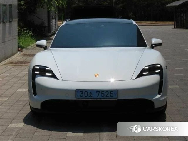Porsche Taycan 2023 Белый из Кореи