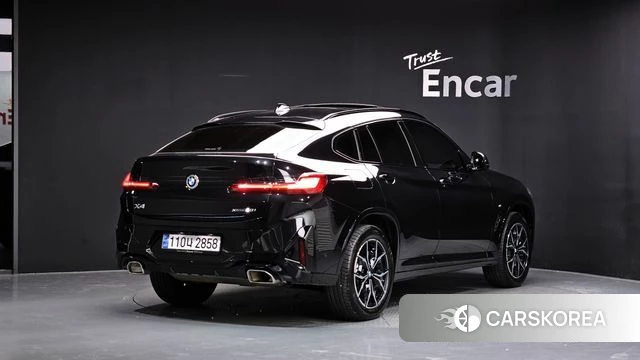 BMW X4 (G02) 2024 Черный из Кореи