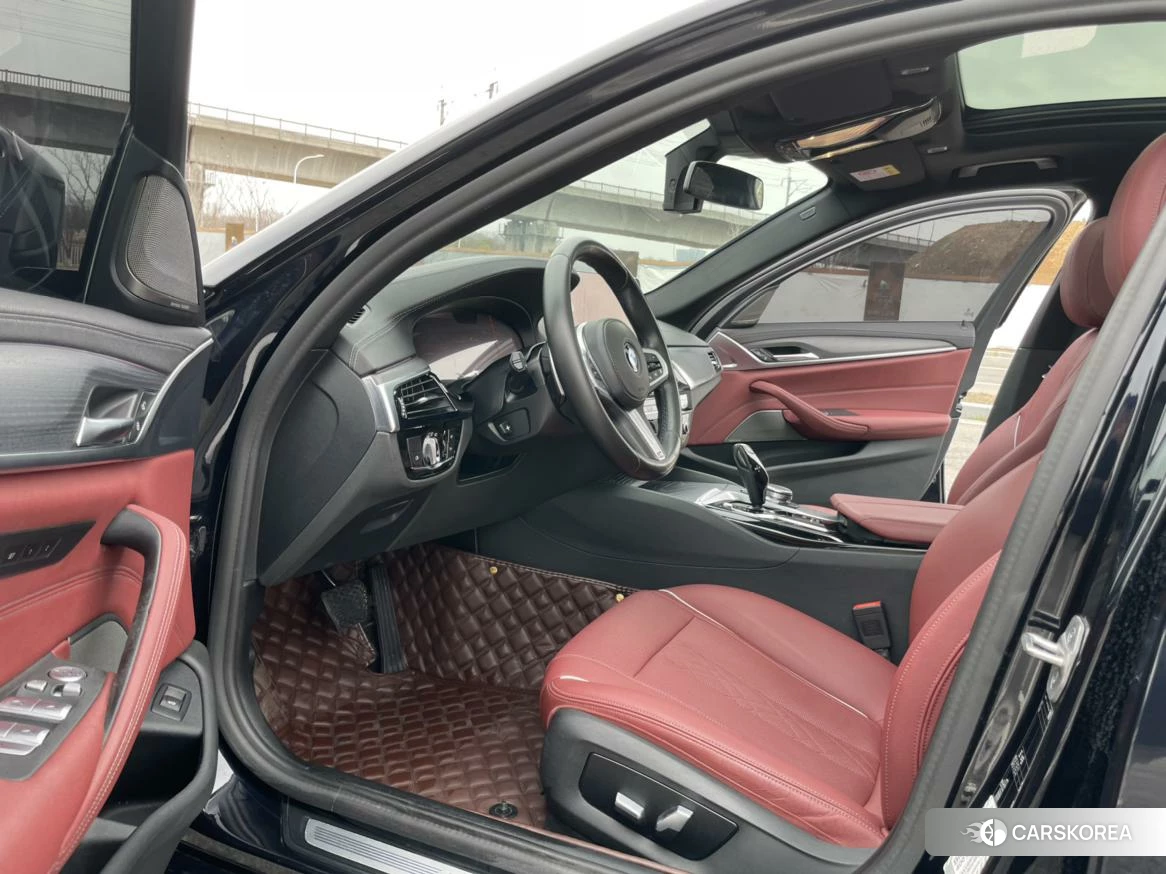 BMW 5 series 2021 Черный из Китая