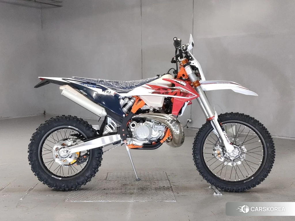 Проданный KTM 300EXC SIXDAYS 2023 из Японии