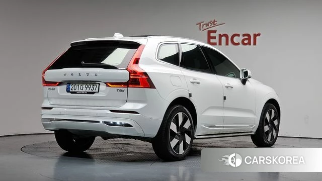 Volvo XC60 second Generation 2024 Белый из Кореи