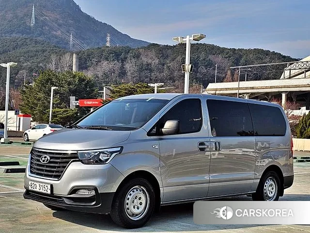 Hyundai The New Grand Starex 2019 Серебристо-серый из Кореи